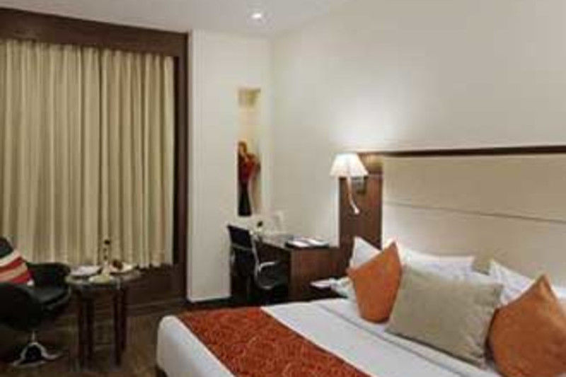 Clarks Inn, Pacific Mall Газиабад Экстерьер фото