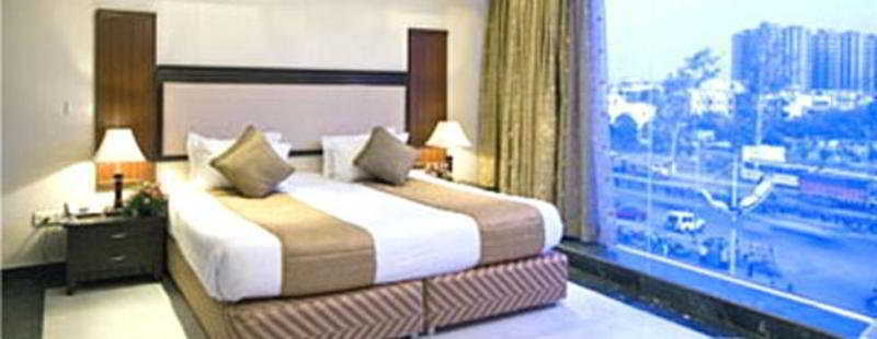 Clarks Inn, Pacific Mall Газиабад Экстерьер фото